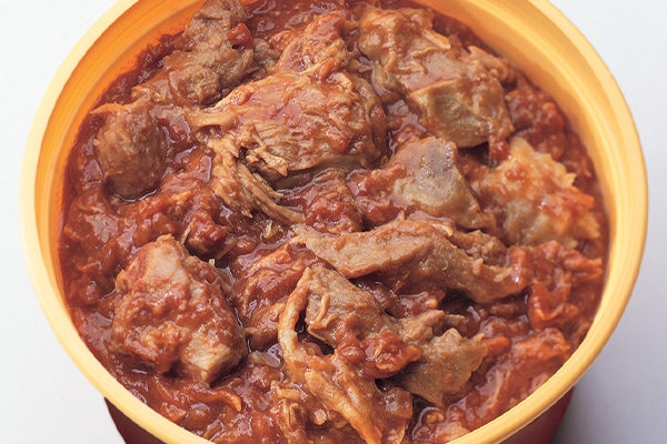 Slow cooked pulled pork in rich red barbecue sauce base.